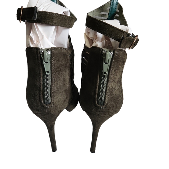 REVAMPED By Sirens - Picture 5 of 10